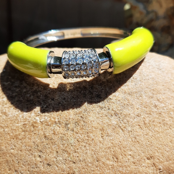Yellow enameled stretch braceletl
